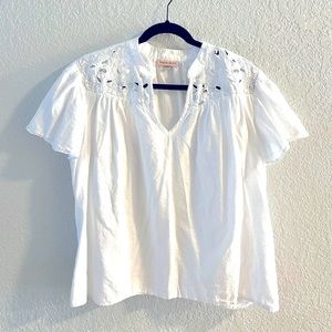 White Knox Rose Short Sleeved Top with Floral Detail! XL